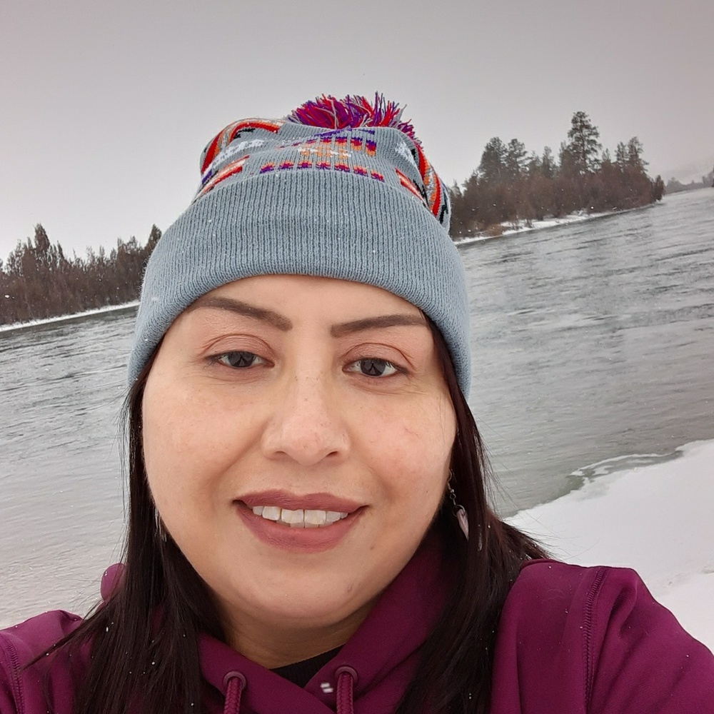 Meet your Posher, Roxanna